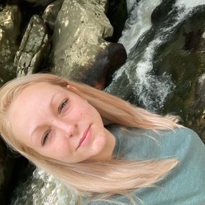 Meet your Posher, Meagan